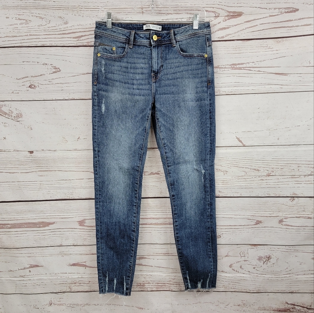 NWOT Zara Premium denim Ankle Crop distressed skinny jeans